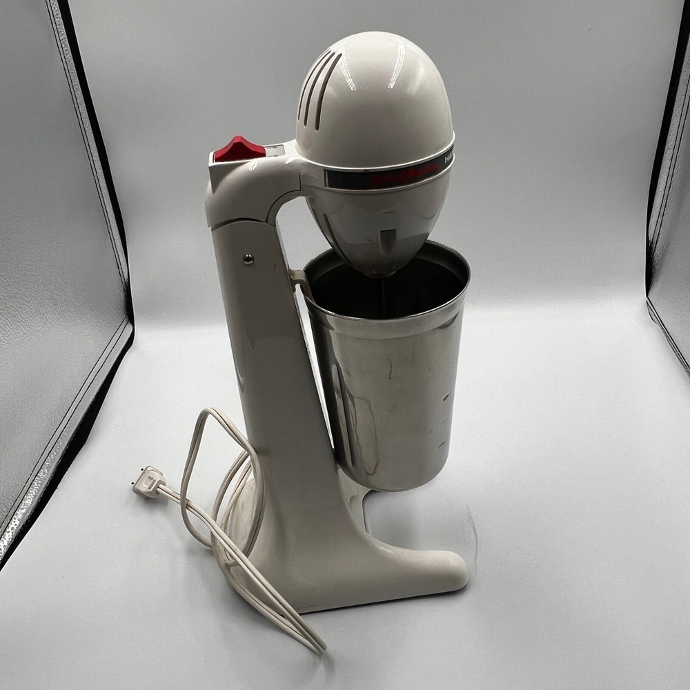 Hamilton Beach DrinkMaster 727-4 Milkshake Maker White‎ with Stainless Steel Cup
